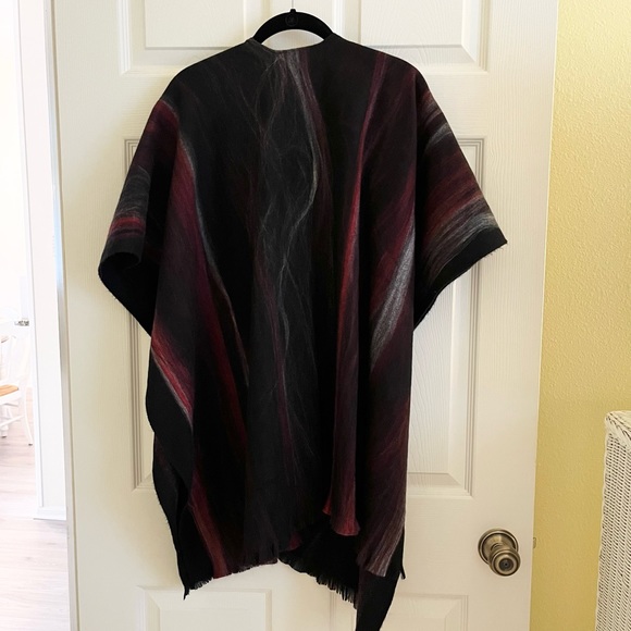 Chico’s Shawl - Picture 3 of 3